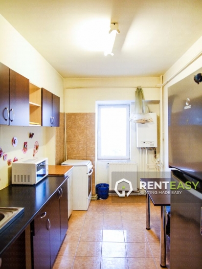 Apartament cu 3 camere de inchiriat pe Bld. Independentei 