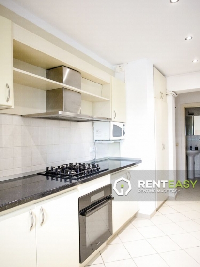 Apartament cu 4 camere de inchiriat pe Blvd Independentei