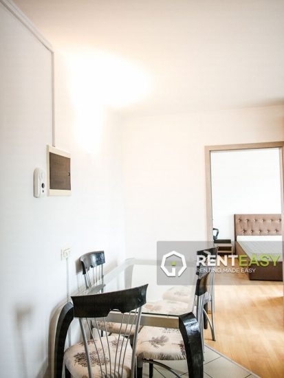 Apartament cu 4 camere de inchiriat pe Blvd Independentei