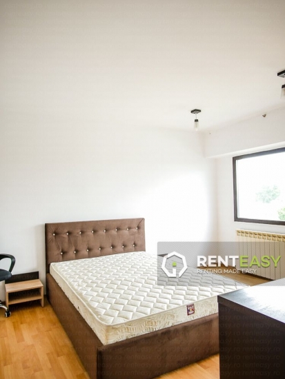 Apartament cu 4 camere de inchiriat pe Blvd Independentei