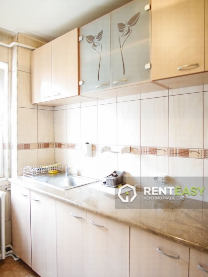 Apartament cu 3 camere de inchiriat in zona Podu Ros