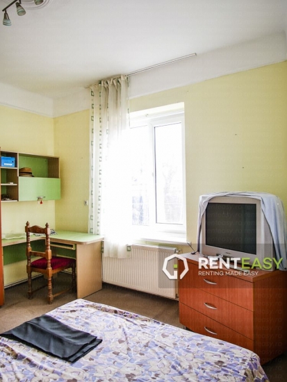 Casa cu 3 camere de inchiriat in zona Tatarasi