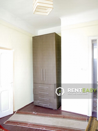 Casa cu 3 camere de inchiriat in zona Tatarasi