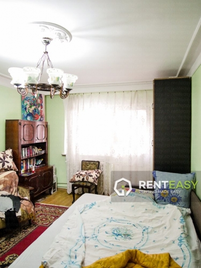 Apartament cu 3 camere de inchiriat in zona Podul de Fier