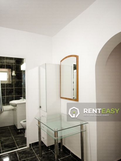 Apartament cu 4 camere de inchiriat in zona Pacurari