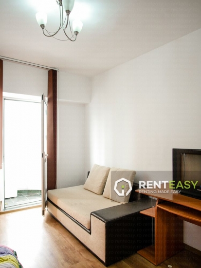 Apartament cu 4 camere de inchiriat in zona Pacurari