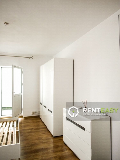 Apartament cu 4 camere de inchiriat in zona Pacurari