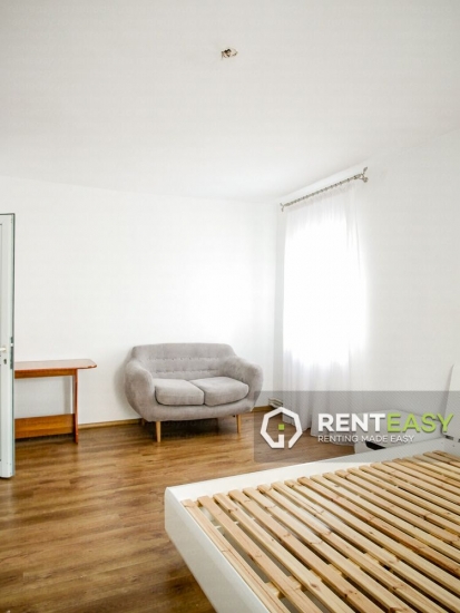 Apartament cu 4 camere de inchiriat in zona Pacurari