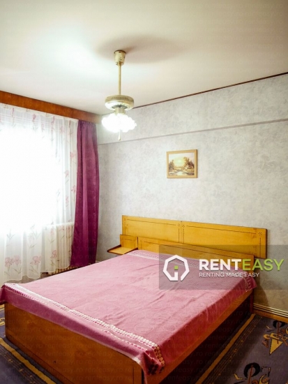 Apartament cu 3 camere decomandat de inchiriat in Centru - Podu de Fier