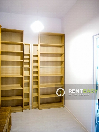 Apartament cu 3 camere de inchiriat in Centru - zona Tg. Cucu