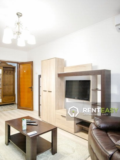 Apartament cu 3 camere spatios de inchiriat in Piata Unirii