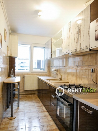 Apartament cu 3 camere spatios de inchiriat in Piata Unirii