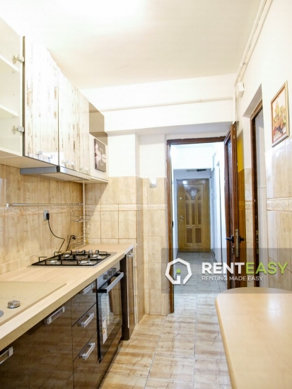 Apartament cu 3 camere spatios de inchiriat in Piata Unirii