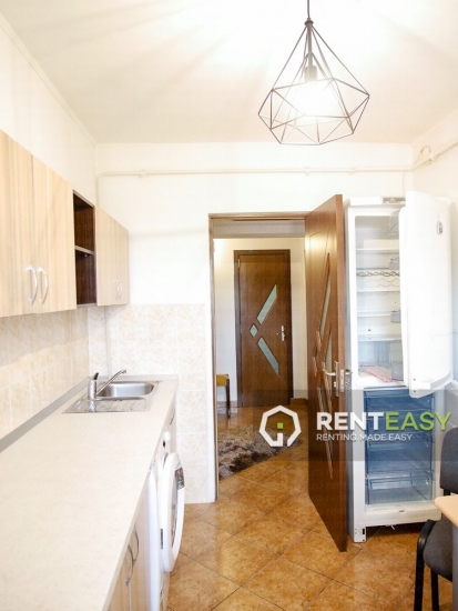 Apartament cu 2 camere de inchiriat in zona Centrala- Podul de Fier