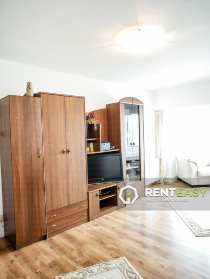 Apartament spatios cu 3 camere de inchiriat in zona - Pacurari