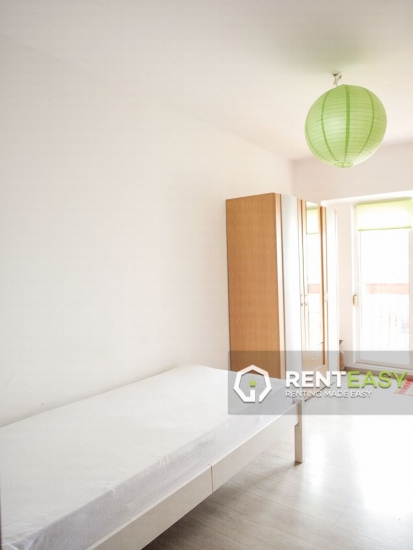 Apartament spatios cu 3 camere de inchiriat in zona - Pacurari