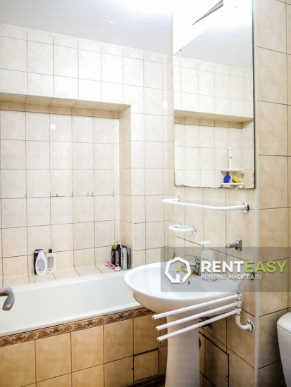 Apartament spatios cu 3 camere de inchiriat in zona - Pacurari
