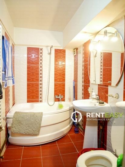 Apartament cu 3 camere de inchiriat Centru - zona Hala centrala