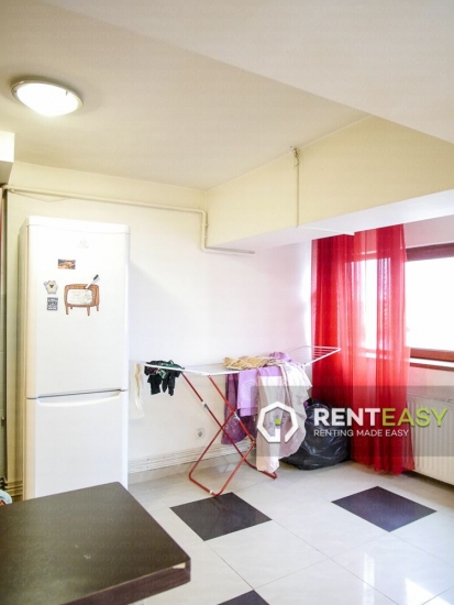 Apartament cu 3 camere de inchiriat Centru - zona Hala centrala