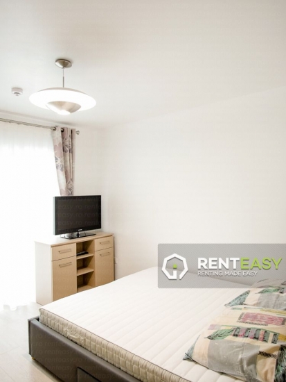 Apartament spatios cu 2 camere de inchiriat in zona Hala CentralaApartament spatios cu 2 camere de inchiriat in zona Hala Centrala