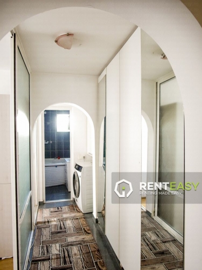 Apartament spatios cu 3 camere de inchiriat in Centru - zona Palas