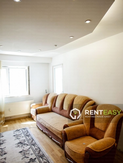 Apartament spatios cu 3 camere de inchiriat in Centru - zona Palas
