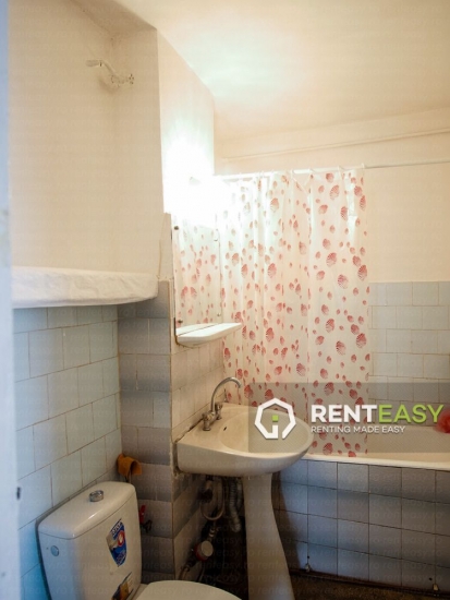 Apartament cu 3 camere de inchiriat in Centru - zona Independetei Blvd.