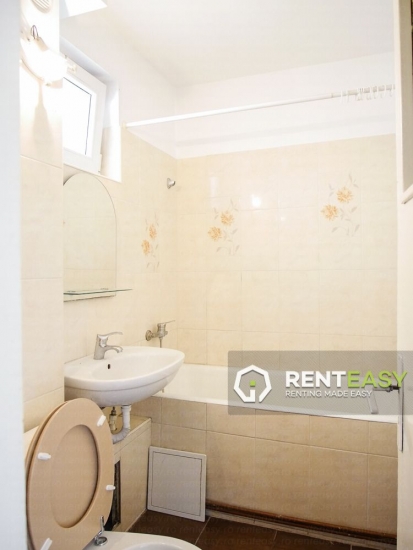 Apartament spatios cu 3 camere de inchiriat in Centru - zona Piata Unirii