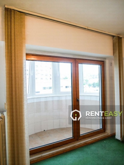 Apartament spatios cu 4 camere de inchiriat in zona Pacurari
