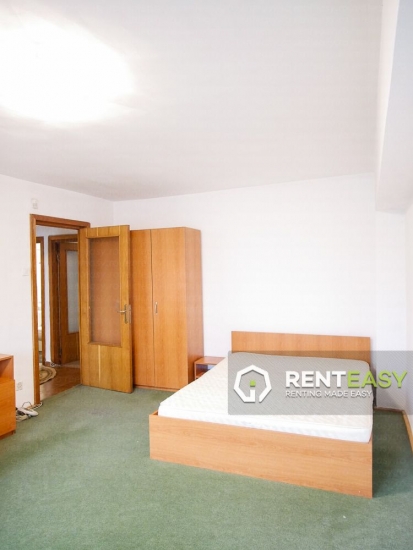 Apartament spatios cu 4 camere de inchiriat in zona Pacurari