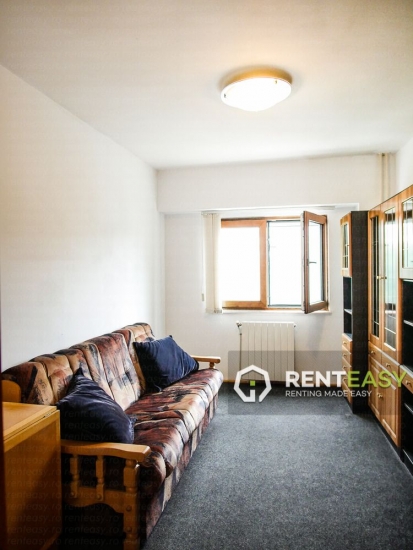 Apartament spatios cu 4 camere de inchiriat in zona Pacurari