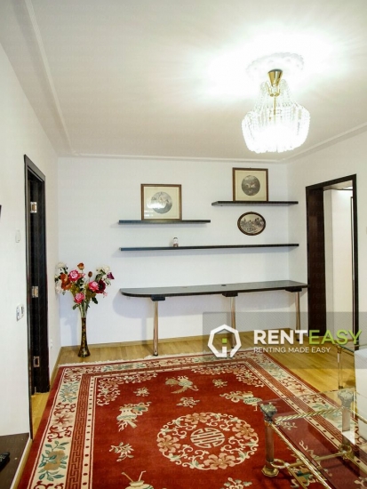 Apartament spatios cu 2 camere de inchiriat in zona Podu Ros