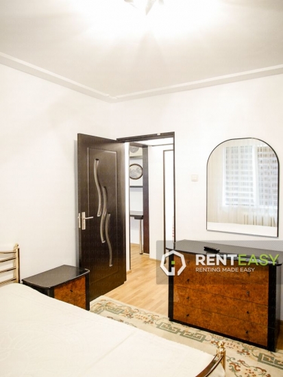 Apartament spatios cu 2 camere de inchiriat in zona Podu Ros