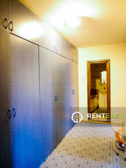 Apartament spatios cu 3 camere de inchiriat in zona Centrala - Independentei