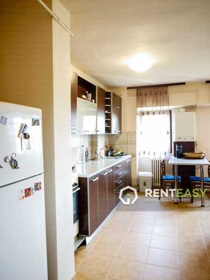 Apartament spatios cu 3 camere de inchiriat in zona Centrala - Independentei