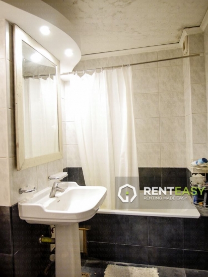 Apartament spatios cu 4 camere de inchiriat pe Blvd Independentei