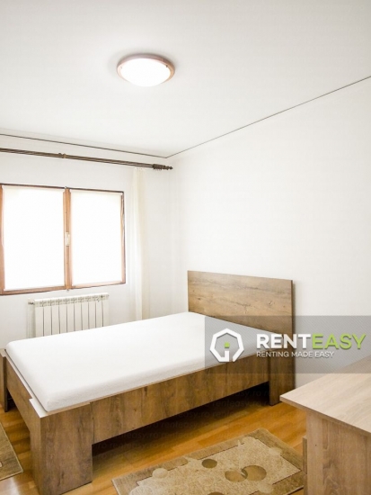 Apartament spatios cu 4 camere de inchiriat pe Blvd Independentei