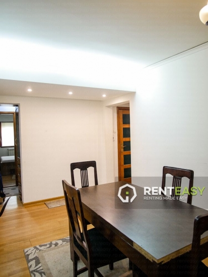 Apartament spatios cu 4 camere de inchiriat pe Blvd Independentei