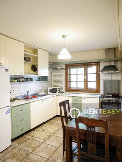 Apartament spatios cu 4 camere de inchiriat pe Blvd Independentei