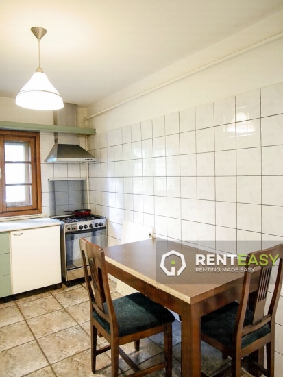 Apartament spatios cu 4 camere de inchiriat pe Blvd Independentei