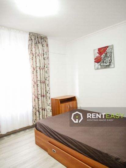 Apartament spatios cu 3 camere de inchiriat in zona Centrala