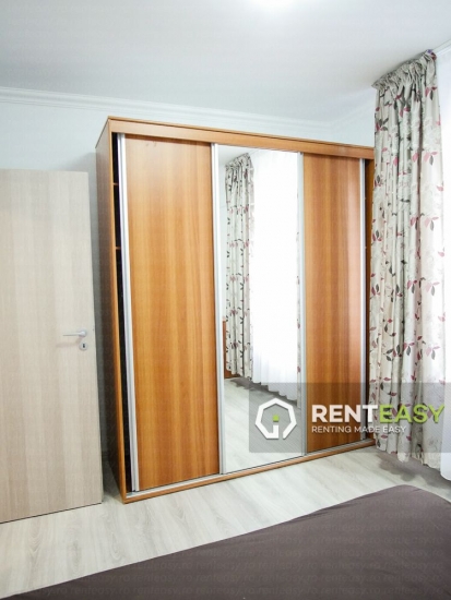 Apartament spatios cu 3 camere de inchiriat in zona Centrala