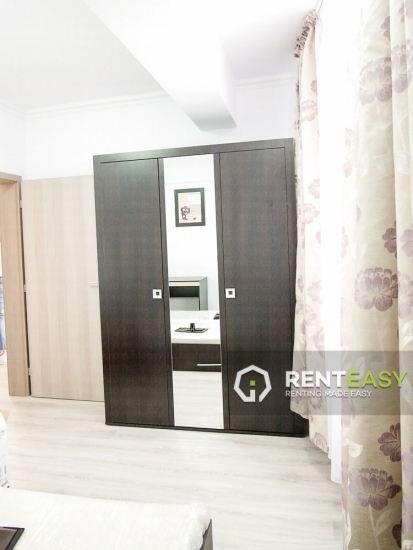 Apartament spatios cu 3 camere de inchiriat in zona Centrala