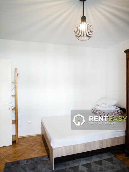 Apartament cu 3 camere de inchiriat in zona Arcu