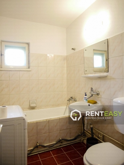 Apartament cu 3 camere de inchiriat in zona Arcu