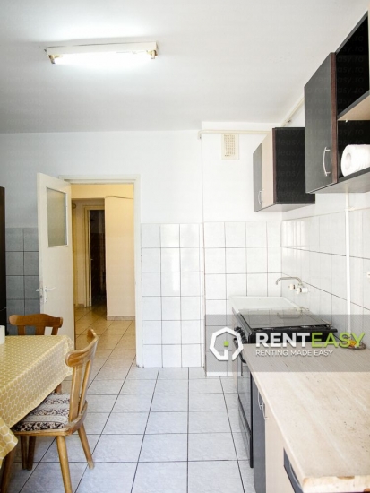 Apartament cu 3 camere de inchiriat in zona Arcu