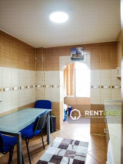 Apartament nou cu 3 camere de inchiriat in Centru - Palas