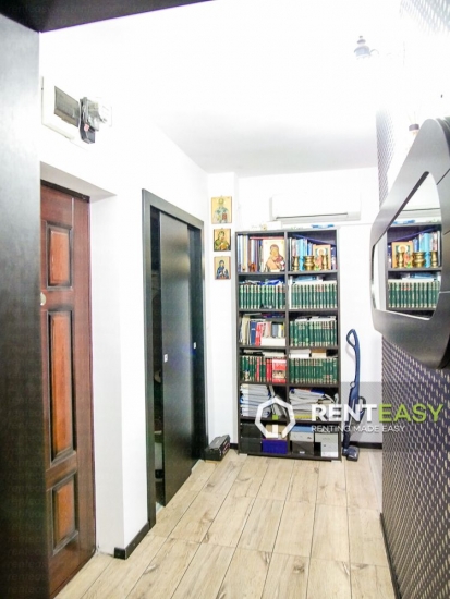 Apartament cu o camera si terasa de inchiriat in zona Centrala