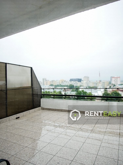 Apartament cu o camera si terasa de inchiriat in zona Centrala