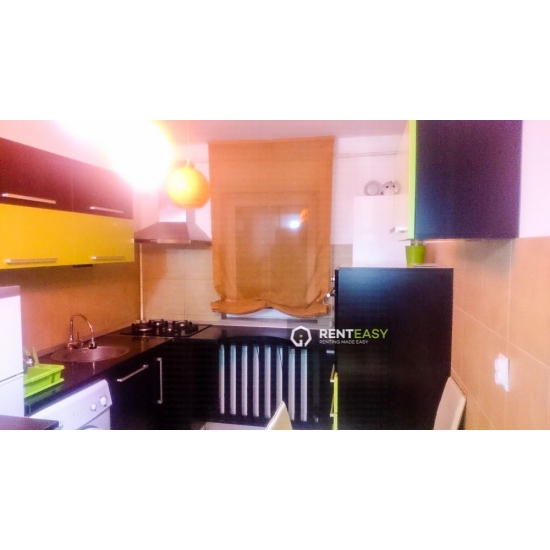 Apartament decomandat cu 2 camere de inchiriat situat in zona Arcu